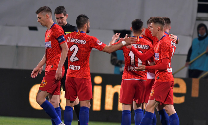 Fotbaliștii de la FCSB, în meciul FCSB - Academica Clinceni / Foto: Sport Pictures