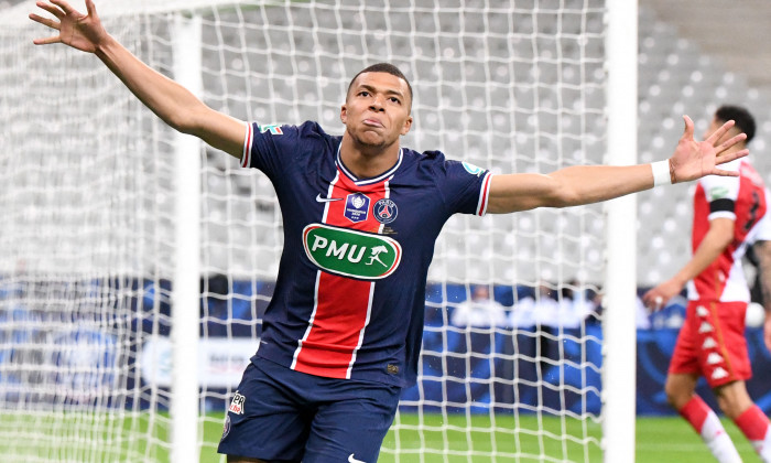 Le Paris Saint Germain (PSG) remporte la Coupe de France de football 2 ŕ 0 face ŕ Monaco au stade de France ŕ Saint-Denis