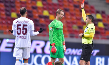 Giedrius Arlauskis și Ovidiu Hațegan, în meciul FCSB - CFR Cluj / Foto: Sport Pictures