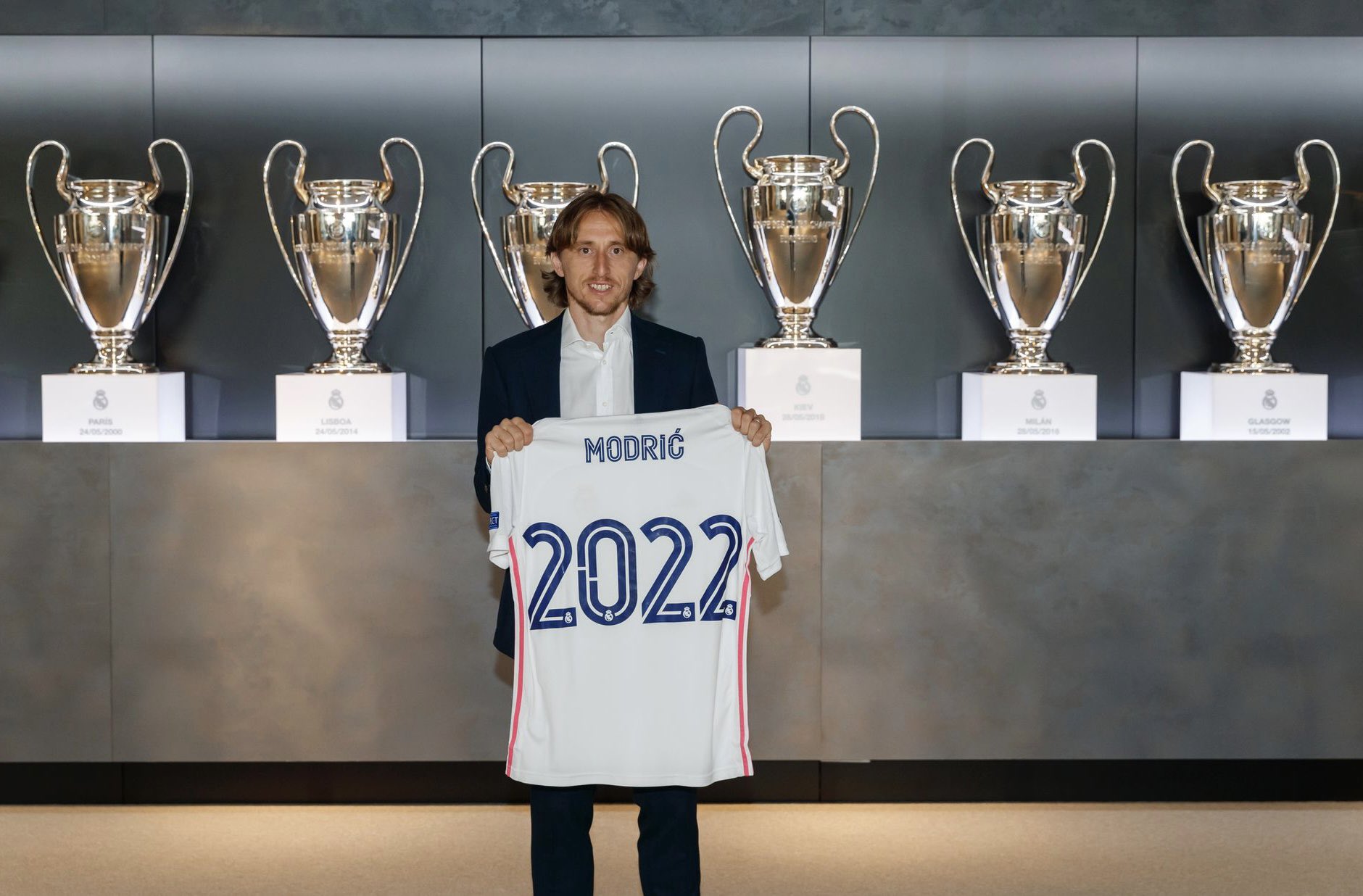 OFICIAL | Luka Modric a semnat un nou contract. Real Madrid, prima mutare după ratarea titlului