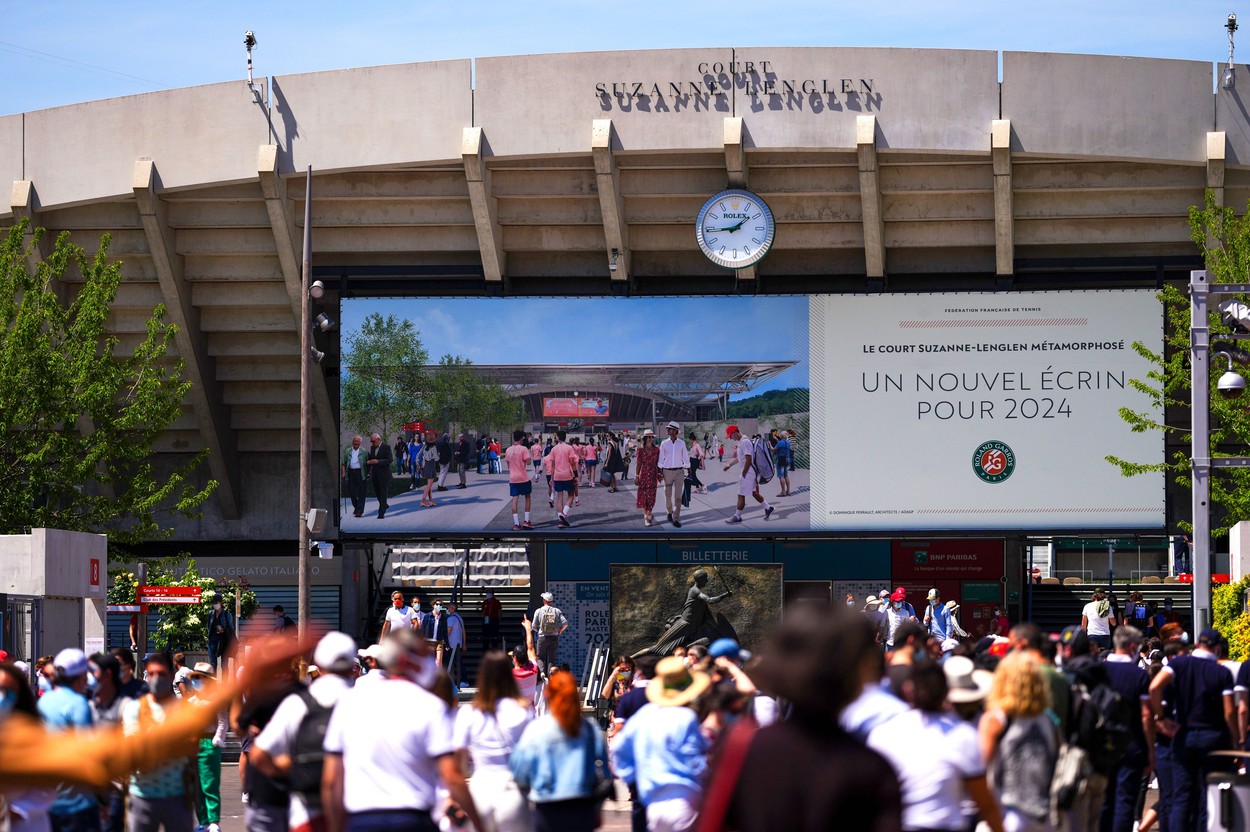 Fanii, invitaţi să părăsească arenele de la Roland Garros