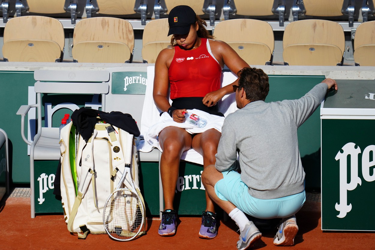 Naomi Osaka, ameninţată cu excluderea de la Roland Garros după meciul cu Patricia Ţig. Prima reacţie a antrenorului său