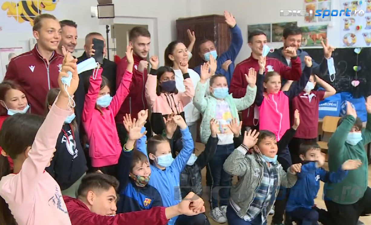 De la Mironeşti, Angelescu şi Iosif îi anunţă pe rapidişti planul pentru transferuri + Pe ce stadion va juca Rapid