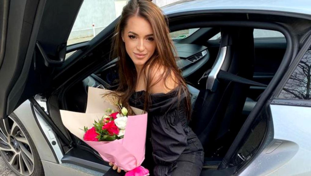 larisa iordache poza flori