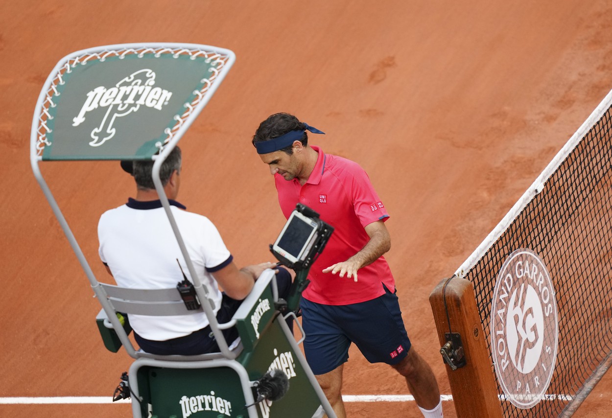 Imagini rare oferite de Roger Federer la Roland Garros! Elvețianul, dispută cu arbitrul de scaun: Crezi că sunt lent?