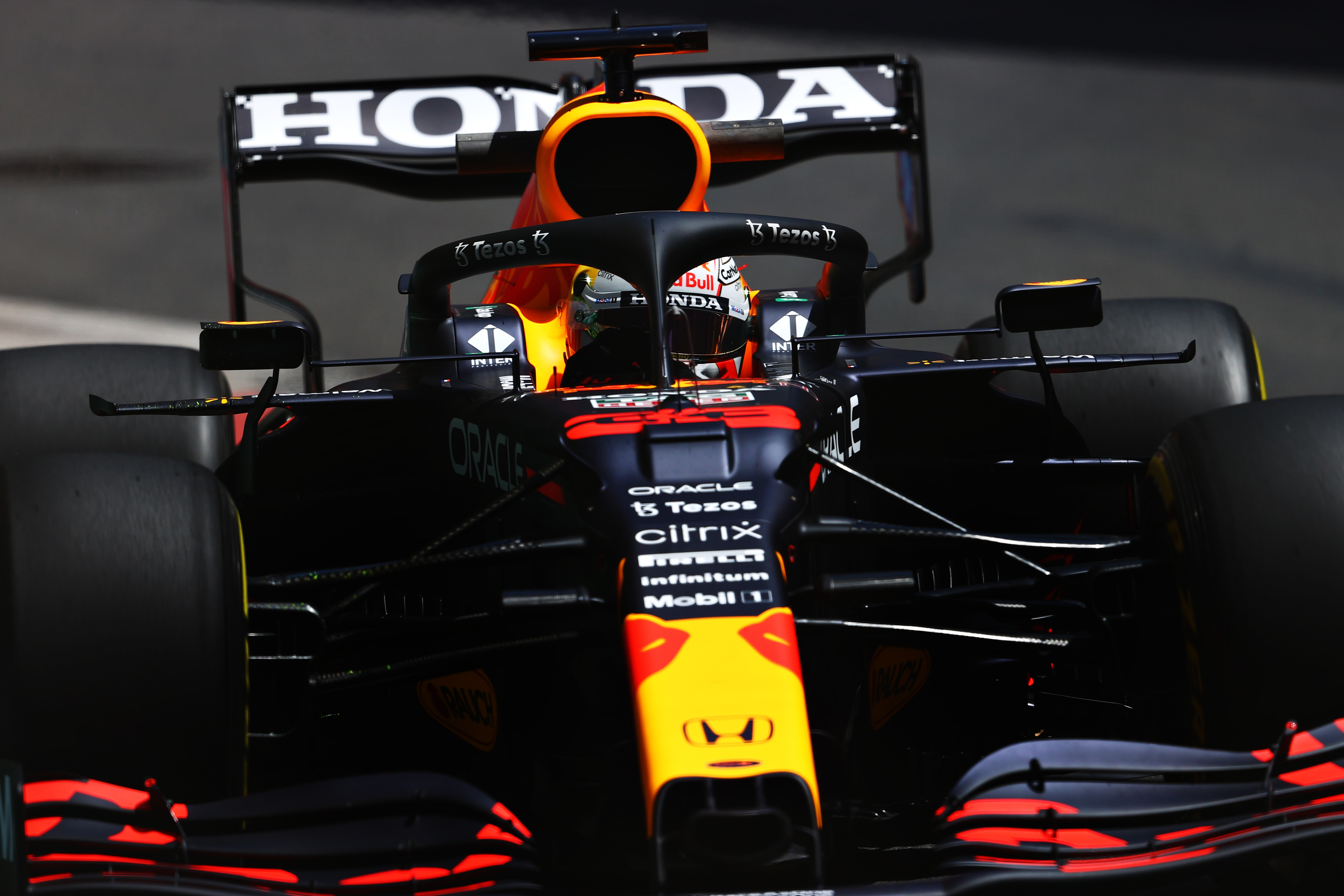 Max Verstappen, cel mai rapid la antrenamentele cronometrate din Azerbaidjan