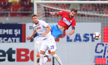 Mihai Bălașa și Stipe Vucur, în meciul FCSB - Hajduk Split / Foto: Sport Pictures