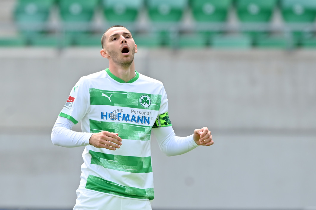 SpVgg Greuther Fürth v Karlsruher SC - Second Bundesliga