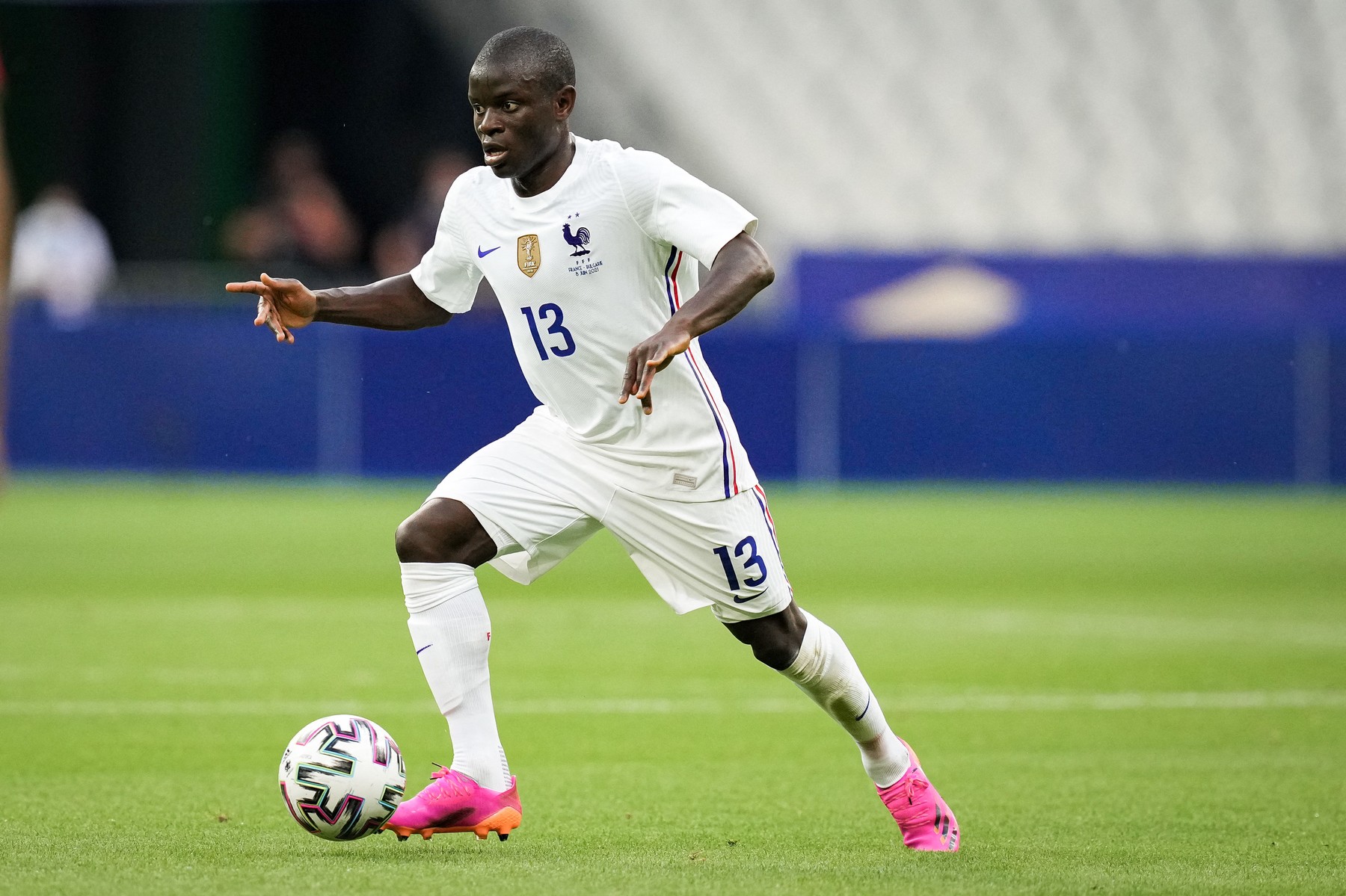 N'Golo Kante, susținut de Emmanuel Macron la Balonul de Aur