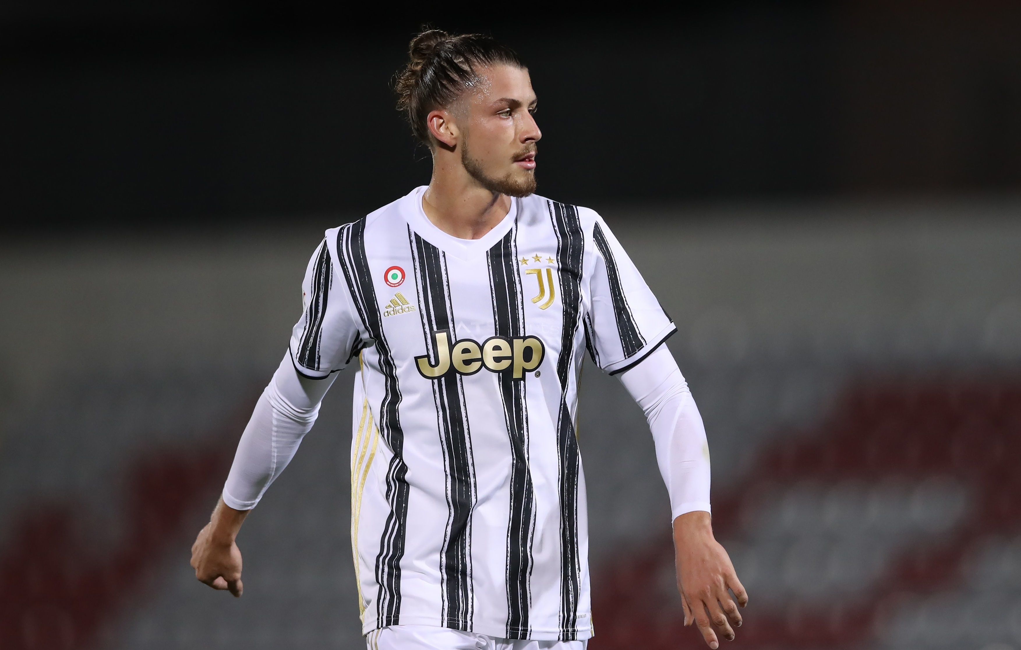 Trei cluburi din Serie A, pe urmele lui Radu Drăgușin! Când va lua Juventus decizia finală