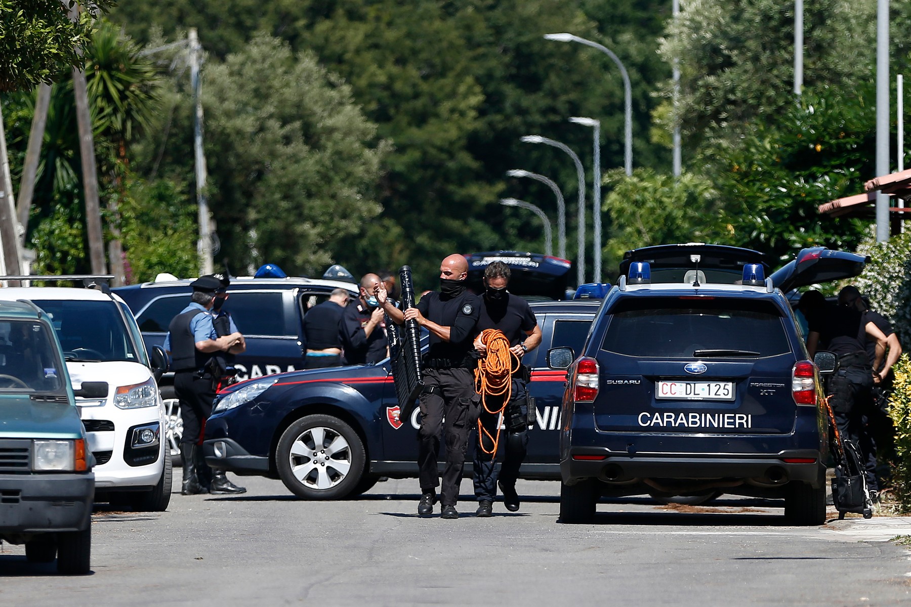 Bombă descoperită într-o maşină, miercuri, la doar doi kilometri de stadionul pe care s-a jucat Italia-Elveţia