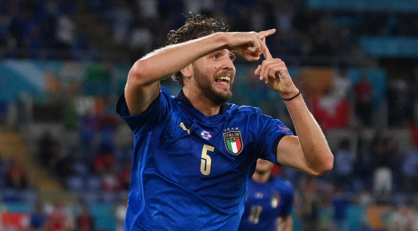 Manuel Locatelli, după un gol marcat în meciul Italia - Elveția / Foto: Getty Images