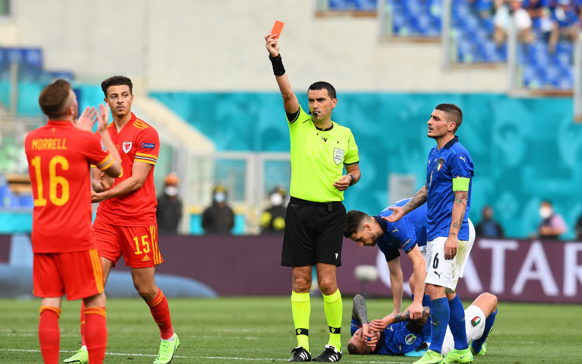 Ovidiu Hațegan, două cartonașe roșii în două meciuri la EURO 2020! Decizie corectă luată de român în Italia - Țara Galilor