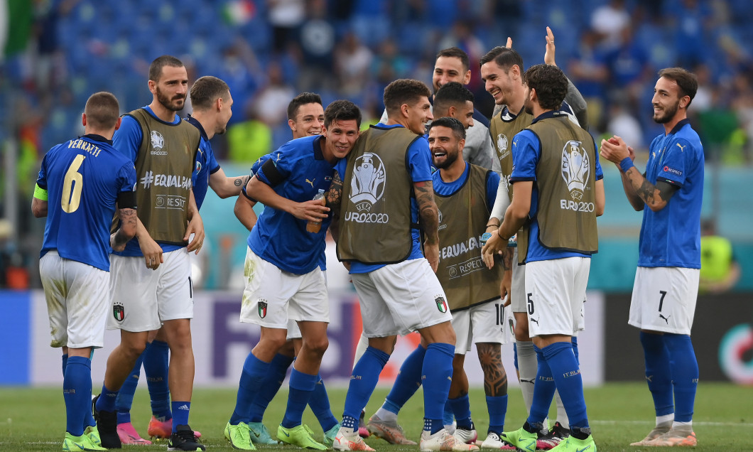 Fotbaliștii Italiei, după victoria cu Țara Galilor de la EURO 2020 / Foto: Getty Images