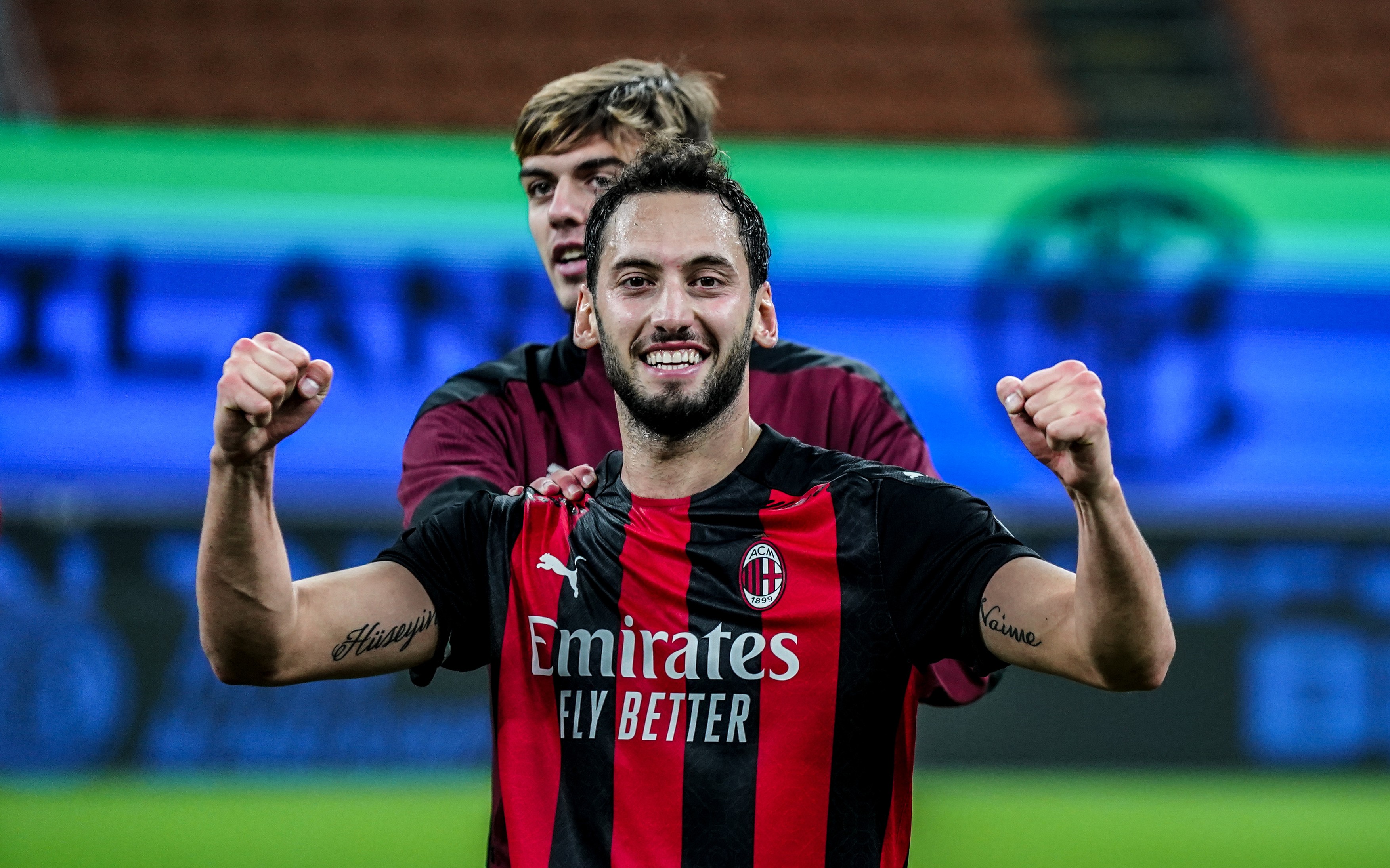 Trădarea e completă: Hakan Calhanoglu a anunțat că lasă AC Milan pentru Inter! Toate detaliile contractului