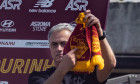 Jose Mourinho cu fularul celor de la AS Roma