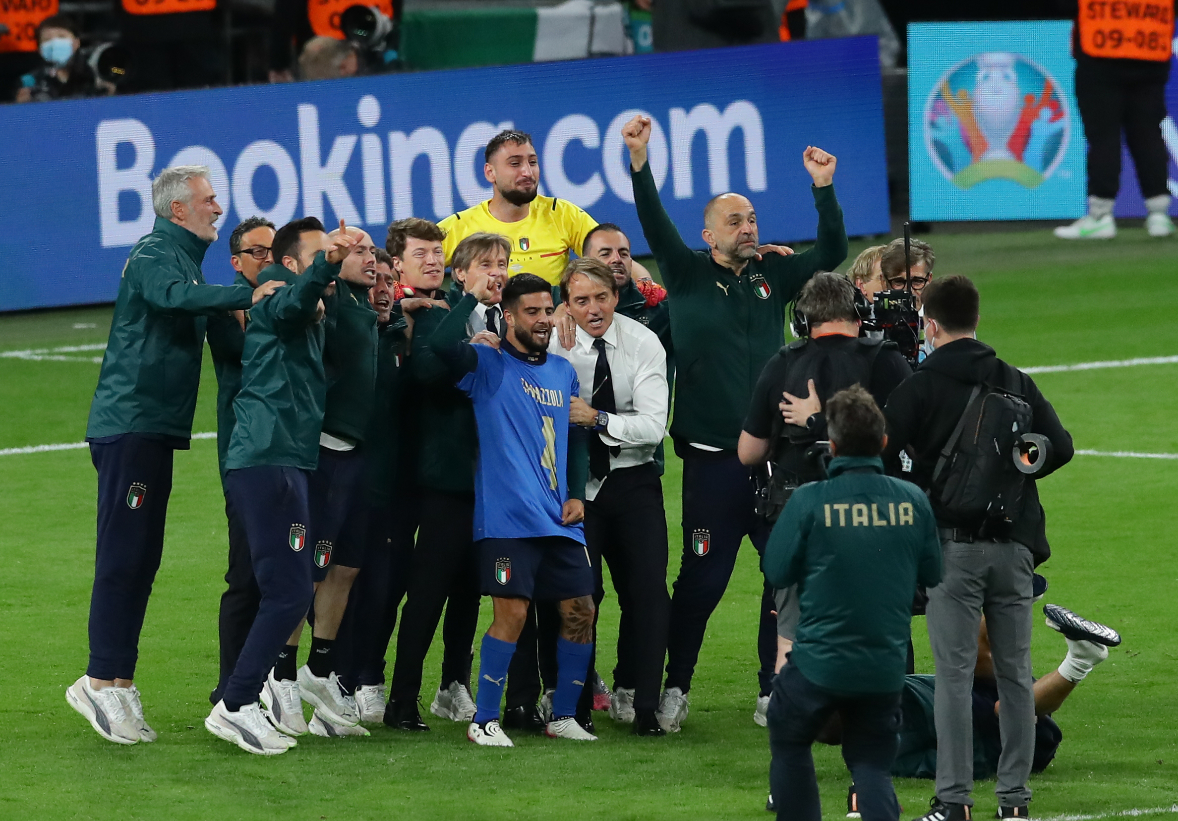 Italienii i-au dedicat calificarea în finala EURO 2020 lui Leonardo Spinazzola! Momente unice + cum a reacționat fundașul