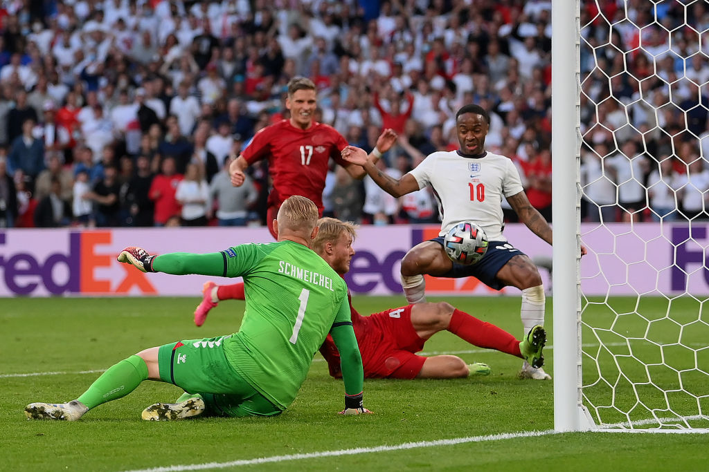 Anglia - Danemarca 1-1 la pauză, în semifinalele EURO 2020. Englezii egalează rapid prin autogolul lui Kjaer