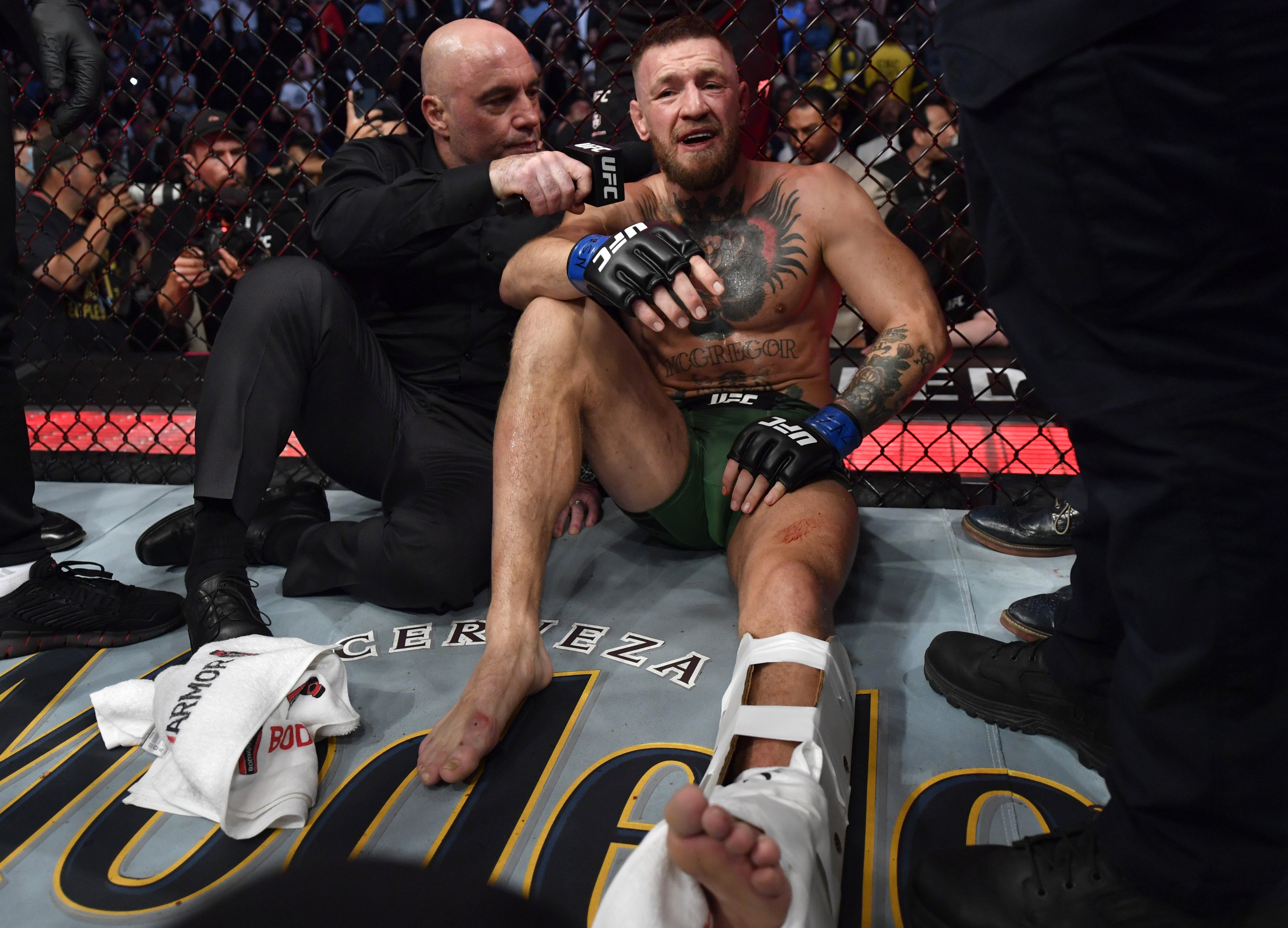 Conor McGregor a primit verdictul medicilor după accidentarea îngrozitoare din timpul luptei cu Poirier! Cât va lipsi irlandezul