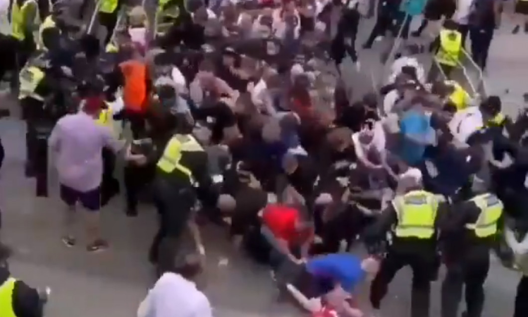 Incident între forțe de ordine și fani, înaintea finalei EURO 2020 / Foto: Captură Twitter@naijasportscrib