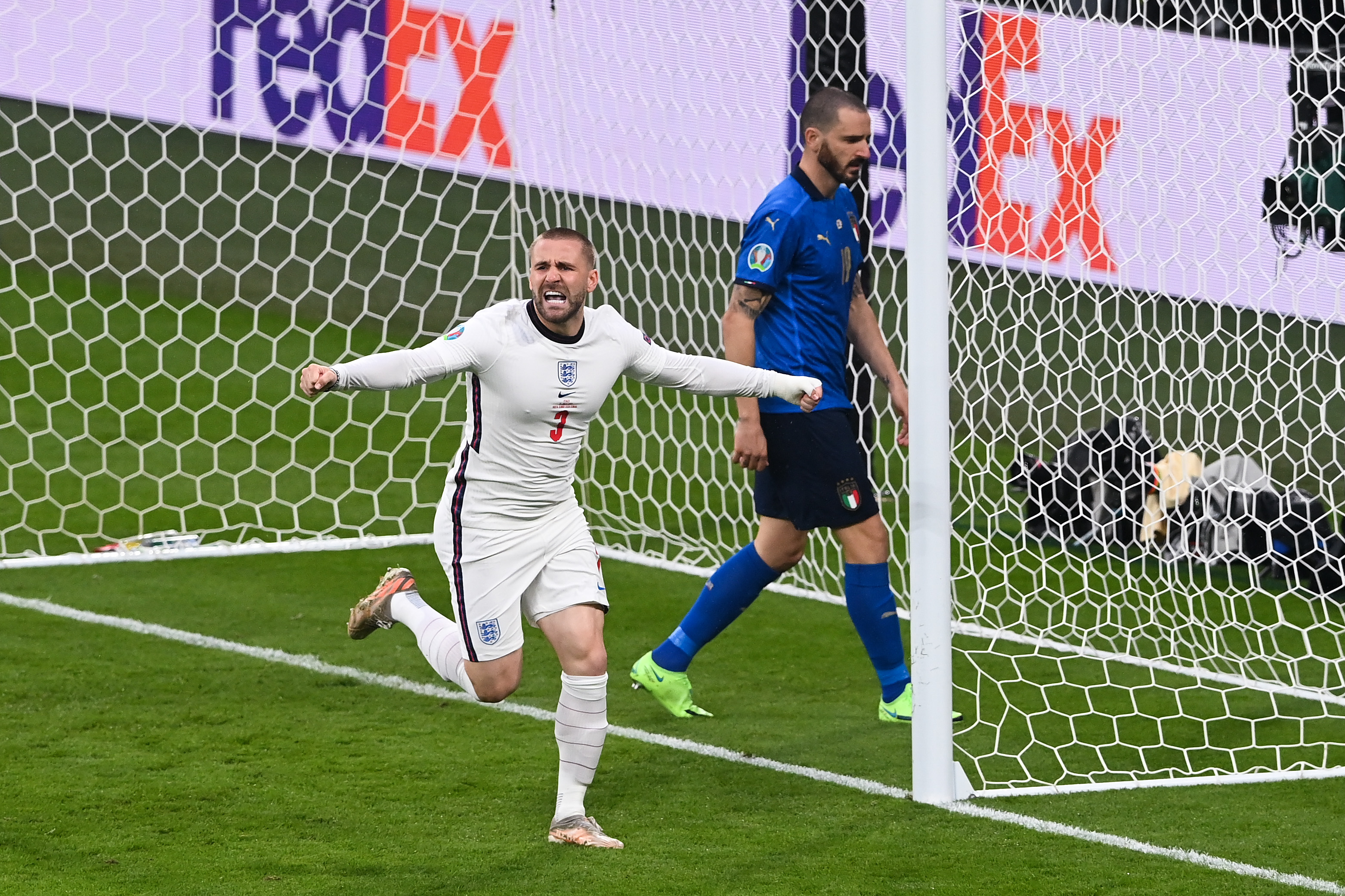 Delir pe Wembley! Shaw a marcat cel mai rapid gol din istoria finalelor EURO, în Italia - Anglia