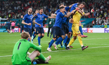 Gianluigi Donnarumma, alături de coechipierii din naționala Italiei după victoria cu Anglia / Foto: Getty Images