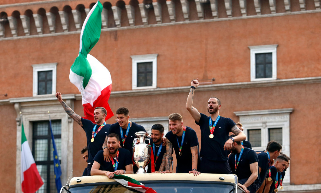 Italy: Rome Euro 2020 Italian team carries the cup around Rome