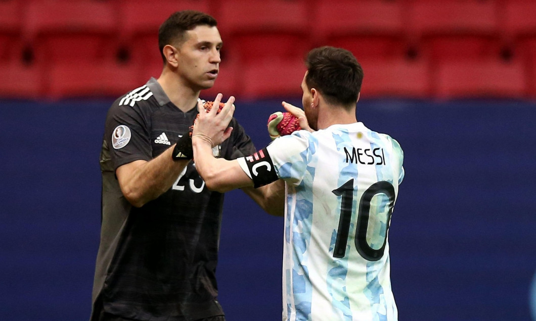 BRASILIA, BRAZIL - JULY 06: Emiliano Martinez and Lionel Messi of Argentina during a Penalty Shootout ,in the Semifinal match between Argentina and Colombia as part of Conmebol Copa America Brazil 2021 at Mane Garrincha Stadium on July 6, 2021 in Brasilia