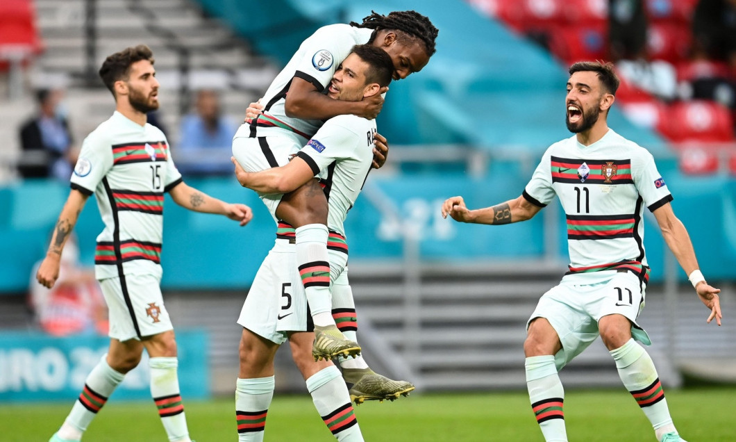 15 June 2021, Hungary, Budapest: CORRECTING PLAYERS NAME - Football: European Championship, Hungary - Portugal, preliminary round, Group F, Matchday 1 at Pusks Arena. Portugal's Rafa Silva (l-r), Portugals Renato Sanches, Portugal's Raphael Guerreiro and