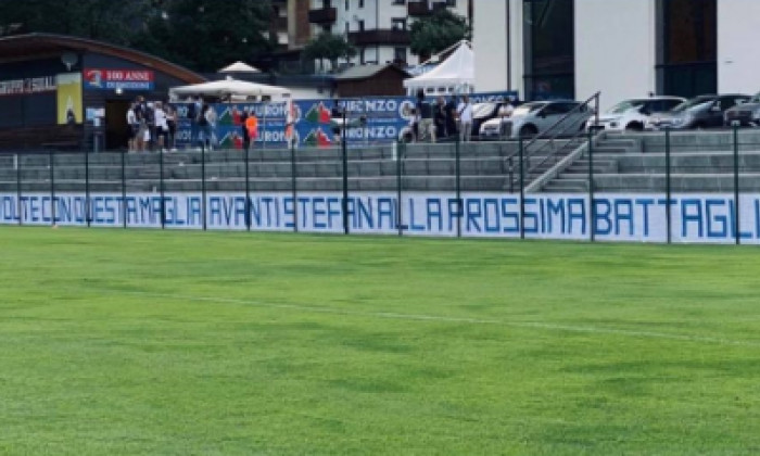 Banner-ul afișat de suporterii lui Lazio / Foto: Captură Instagram@26stefanradu