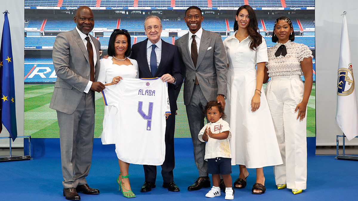 Controversă majoră după prezentarea lui Alaba la Real Madrid. Cum l-a numit cel mai mare ziar al Spaniei Controversă majoră după prezentarea lui Alaba la Real Madrid. Cum l-a numit cel mai mare ziar al Spaniei