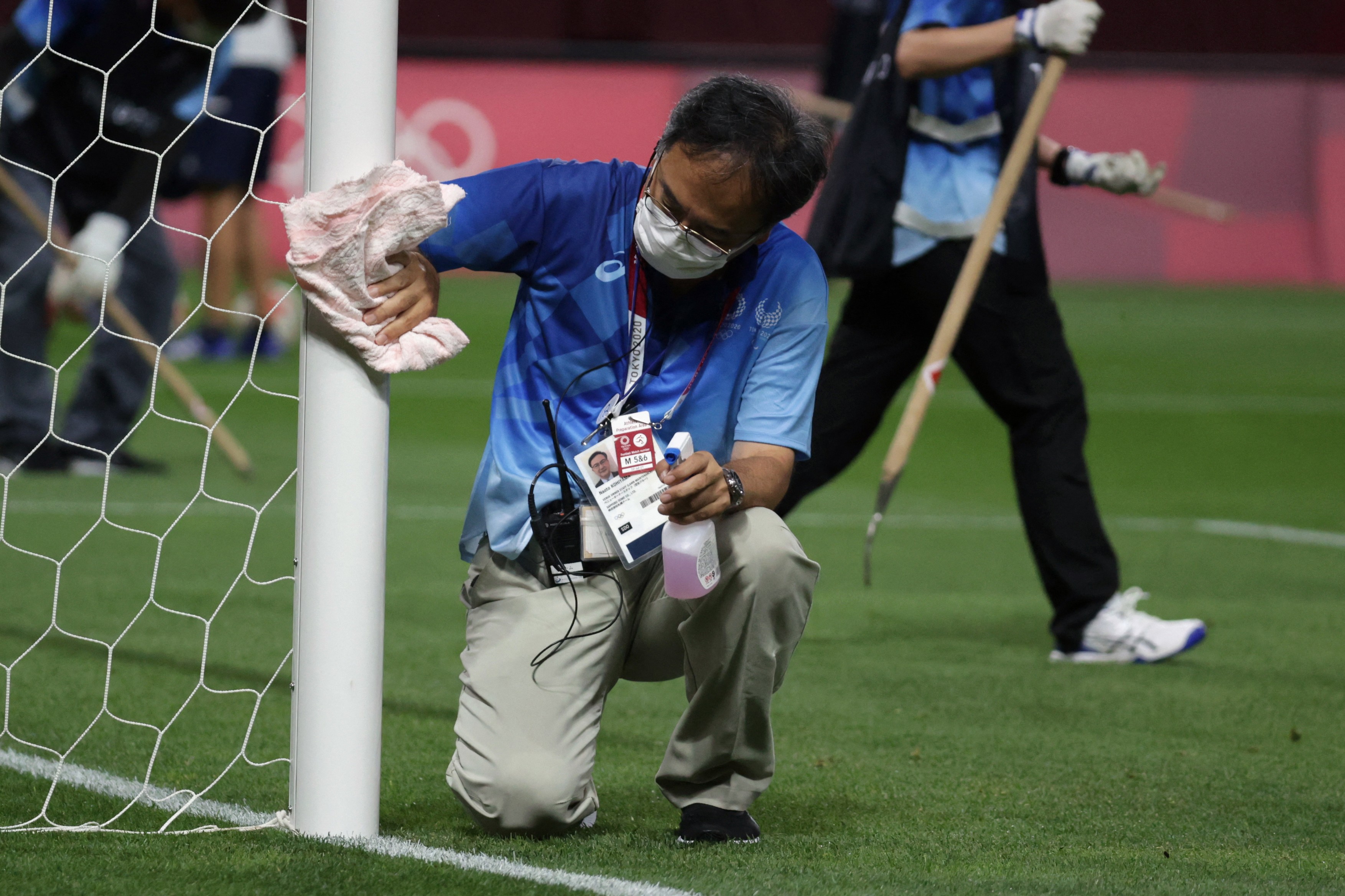 Măsuri draconice la JO 2020. Voluntarii de la Tokyo dezinfectează absolut tot