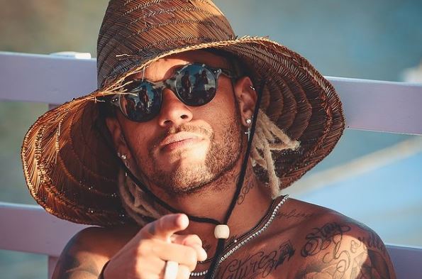 Pasiunea lui Neymar pentru Batman nu cunoaște limite! Brazilianul și-a prezentat ”Batcopterul” de peste 15 milioane de euro