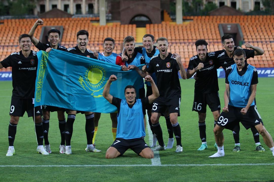 “Înainte, popor kazah!”. Cum a sărbătorit Șahtior Karagandy victoria contra lui FCSB