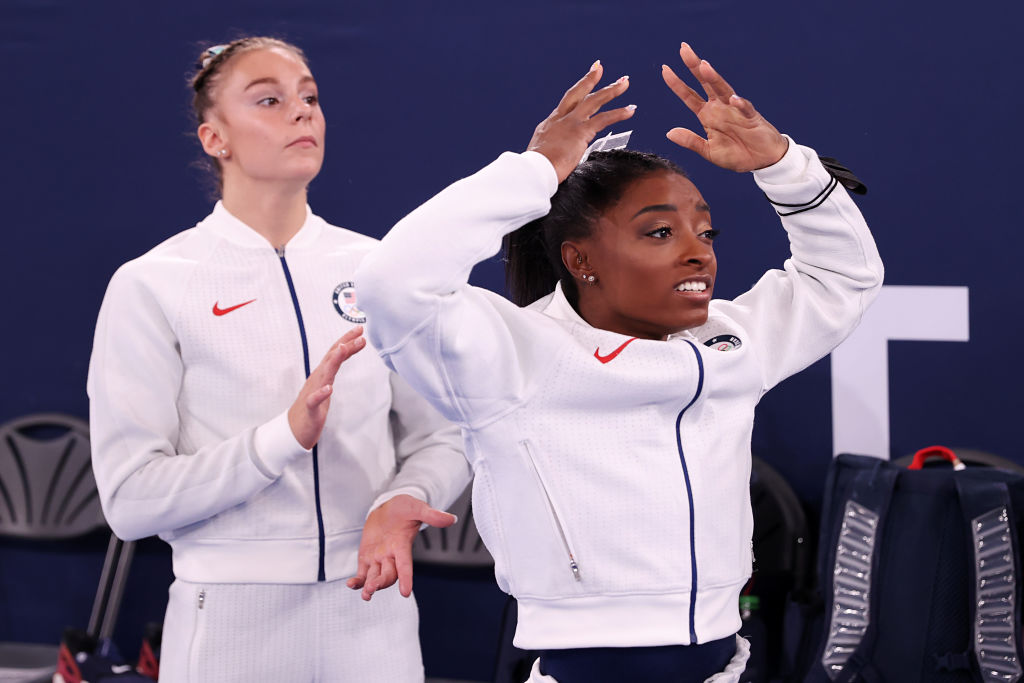 O ipoteză încearcă să explice abandonul lui Simone Biles: gimnasta urmează un tratament special pentru o afecțiune