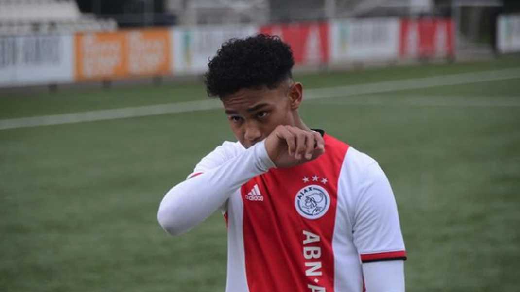Tragedie în fotbalul olandez. Unul dintre cei mai promițători puști din academia lui Ajax a sfârșit la doar 16 ani