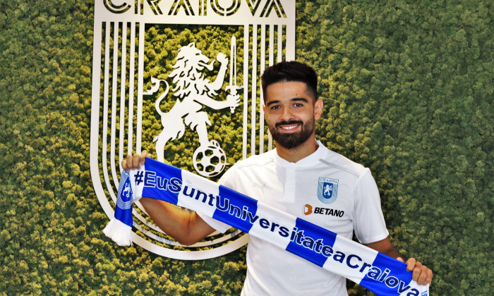 Ionuț Vînă a semnat cu Universitatea Craiova / Foto: Facebook@UCVOficial