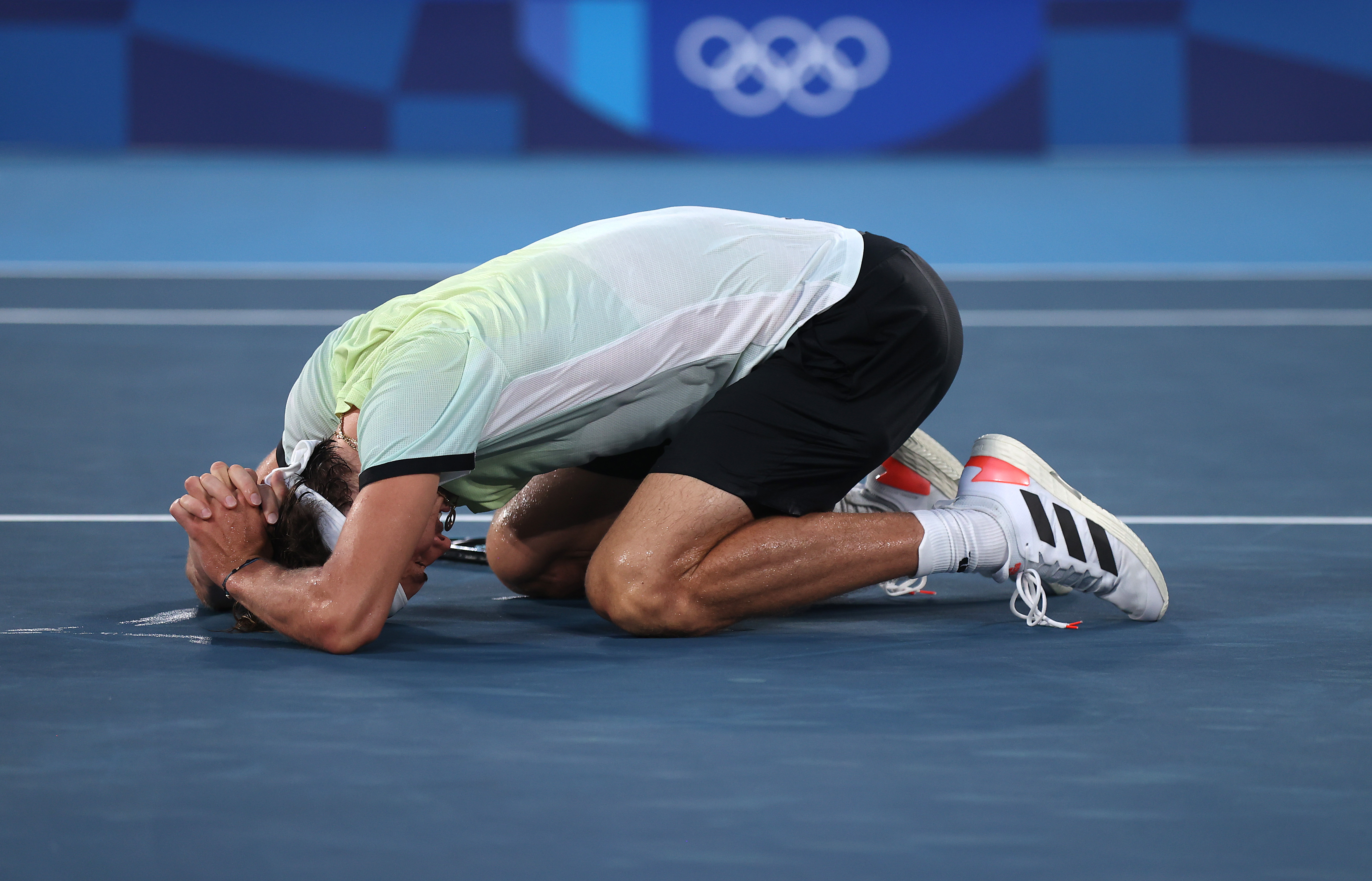 Alexander Zverev este noul campion olimpic la tenis masculin! ”Călăul” lui Novak Djokovic, victorie clară în finală