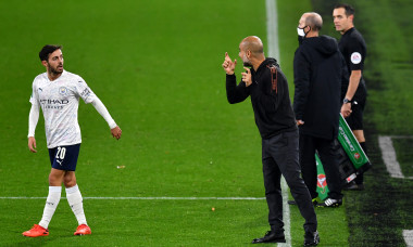 Pep Guardiola și Bernardo Silva, în timpul unui meci Burnley - Manchester City / Foto: Getty Images