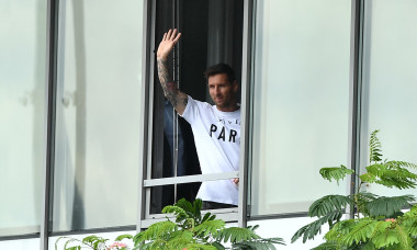 Lionel Messi arrive pour signer avec Paris Saint-Germain (PSG)