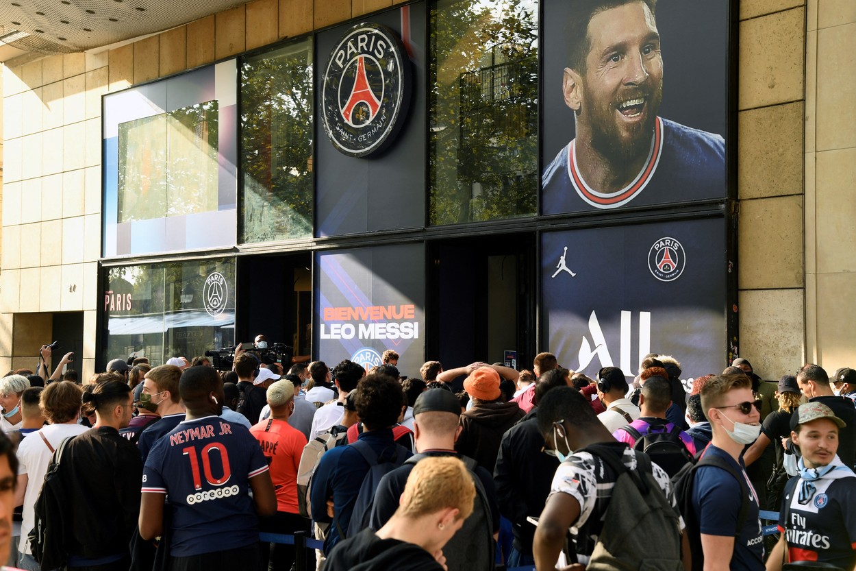 Ce s-a întâmplat la magazinul celor de la PSG, după ce tricourile cu Leo Messi au fost sold-out pe site în 7 minute