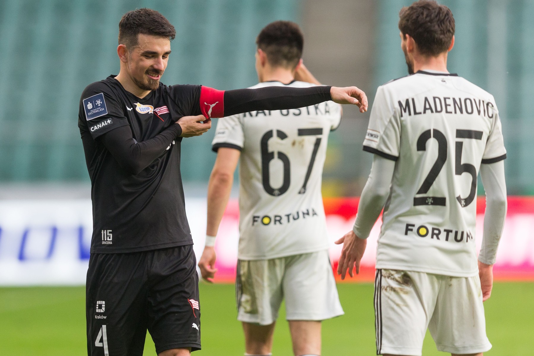 Sergiu Hanca a semnat cu Universitatea Craiova! Sorin Cârțu a anunțat când poate debuta fotbalistul