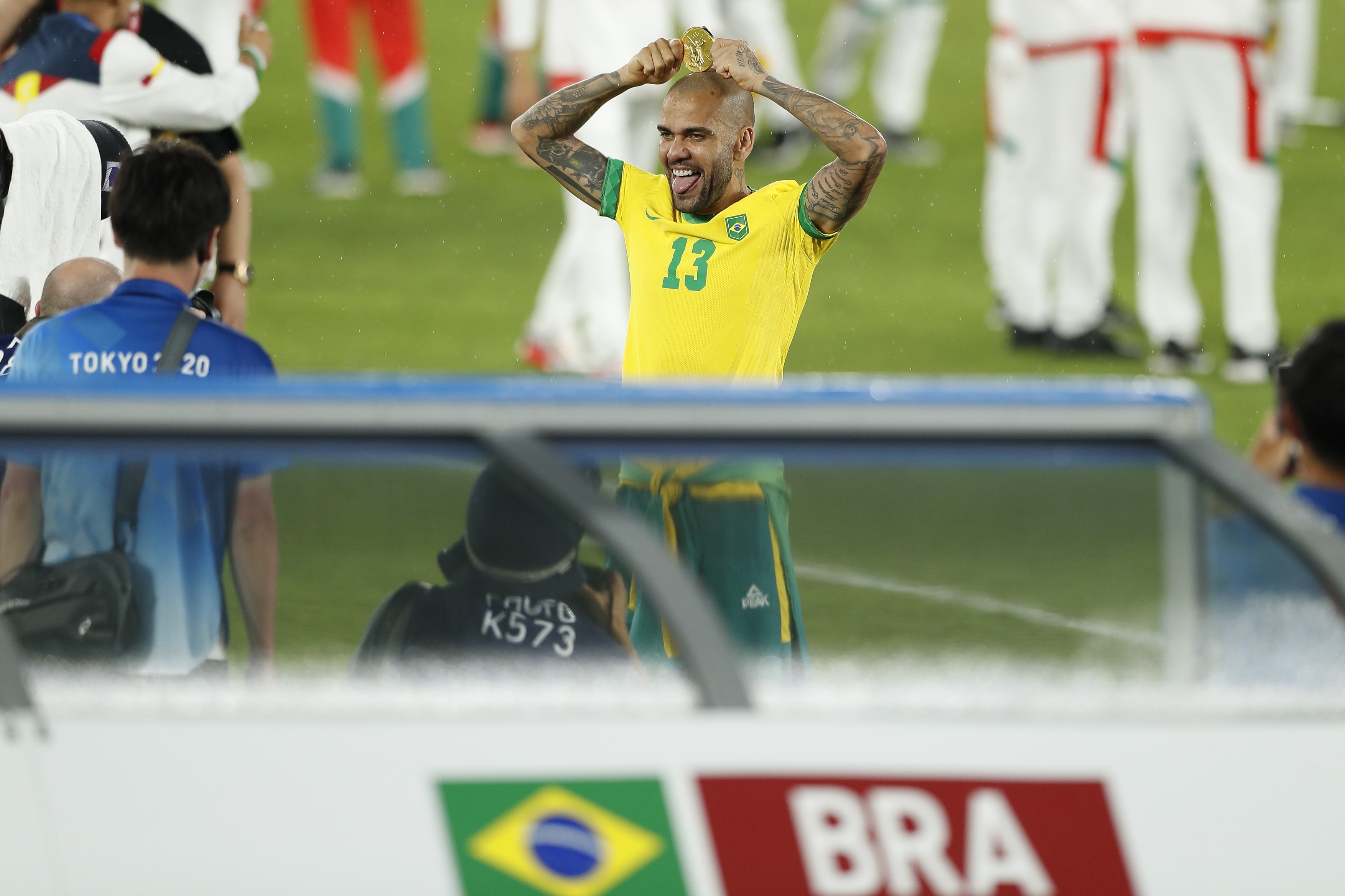 Dani Alves nu se lasă! Omul-trofeu, aproape de o revenire într-un campionat de top al Europei