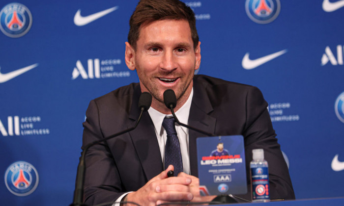 Lionel Messi - Presentation at Paris Saint-Germain