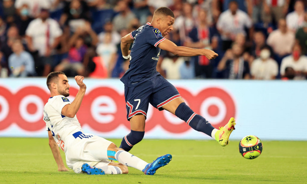 Paris Saint Germain v RC Strasbourg - Ligue 1 Uber Eats