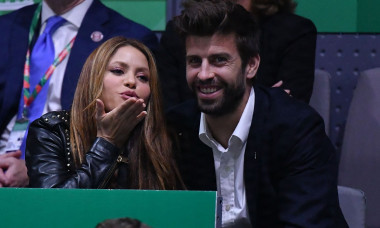 Antoine Couvercelle - Shakira et son compagnon Gérard Piqué s'em