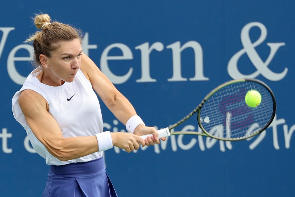 Simona Halep - Magda Linette 6-4, 3-6, 6-1 la Cincinnati. Prima victorie după 3 luni și jumătate