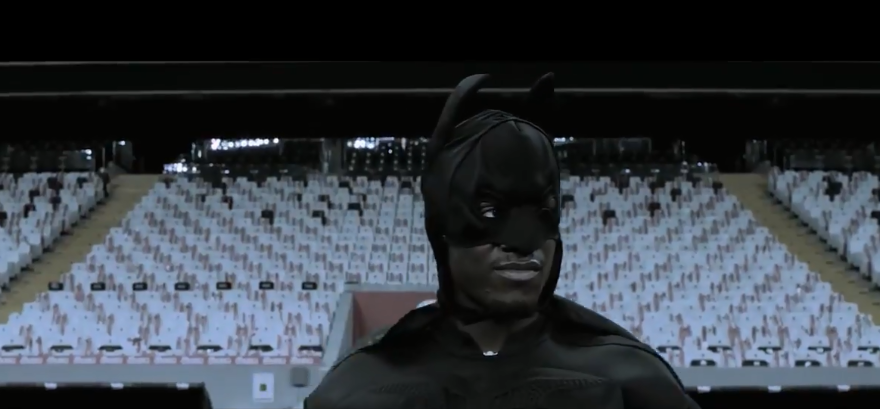 Batshuayi, costumat în Batman la noua echipă. Atacantul a semnat cu Chelsea, dar apoi a fost împrumutat