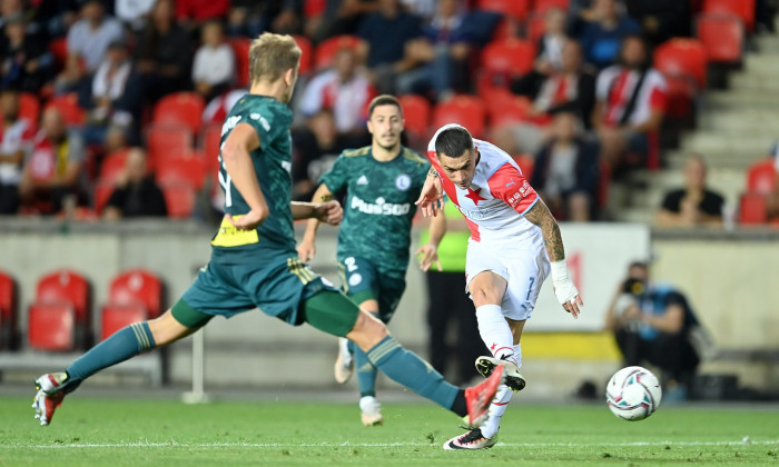 Fotbal - Evropská liga 21/22 - Play off - Slavia - Legia Varšava (v zeleném)