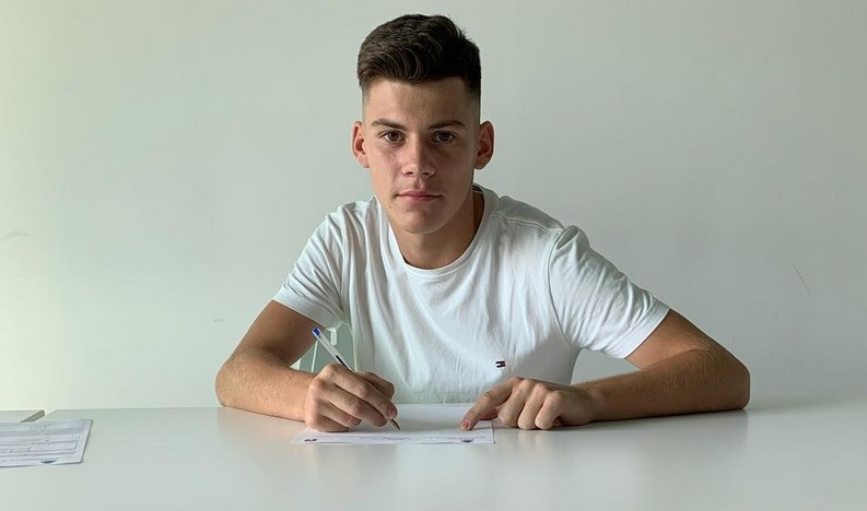 Un nou fotbalist român a semnat cu Sassuolo! Un puști de 17 ani de la Rapid ajunge la echipa lui Vlad Chiricheș